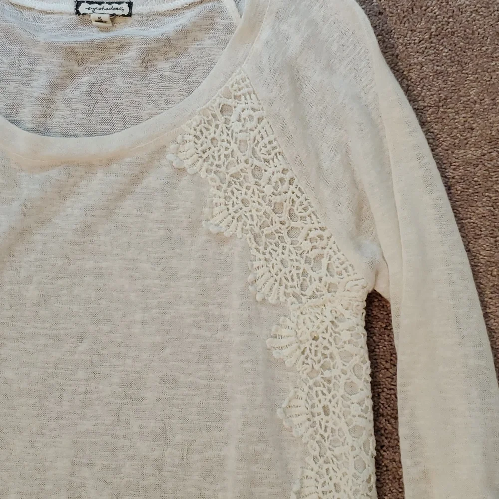 Top - Picture 2 of 3